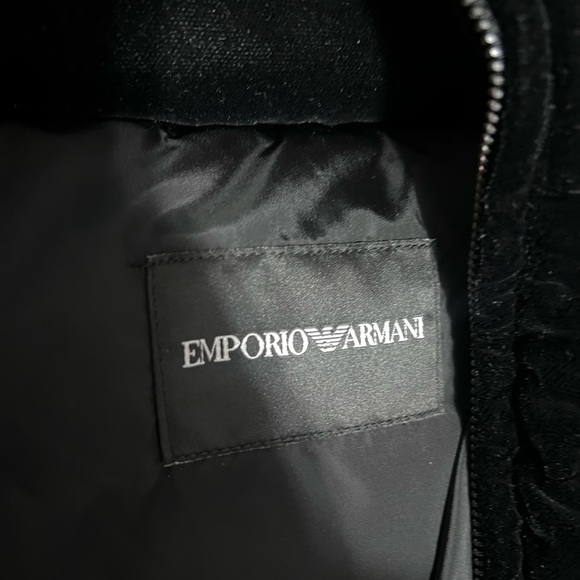 This is emporio jacket got as a gift near even a time weared - Picture 5 of 5